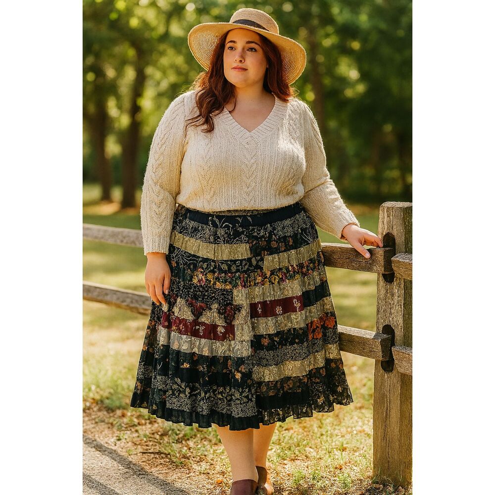 Plus Size Patchwork Maxi Skirt in Green and Burgundy